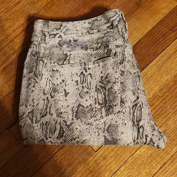 Limited python jeans - Picture 4 of 4